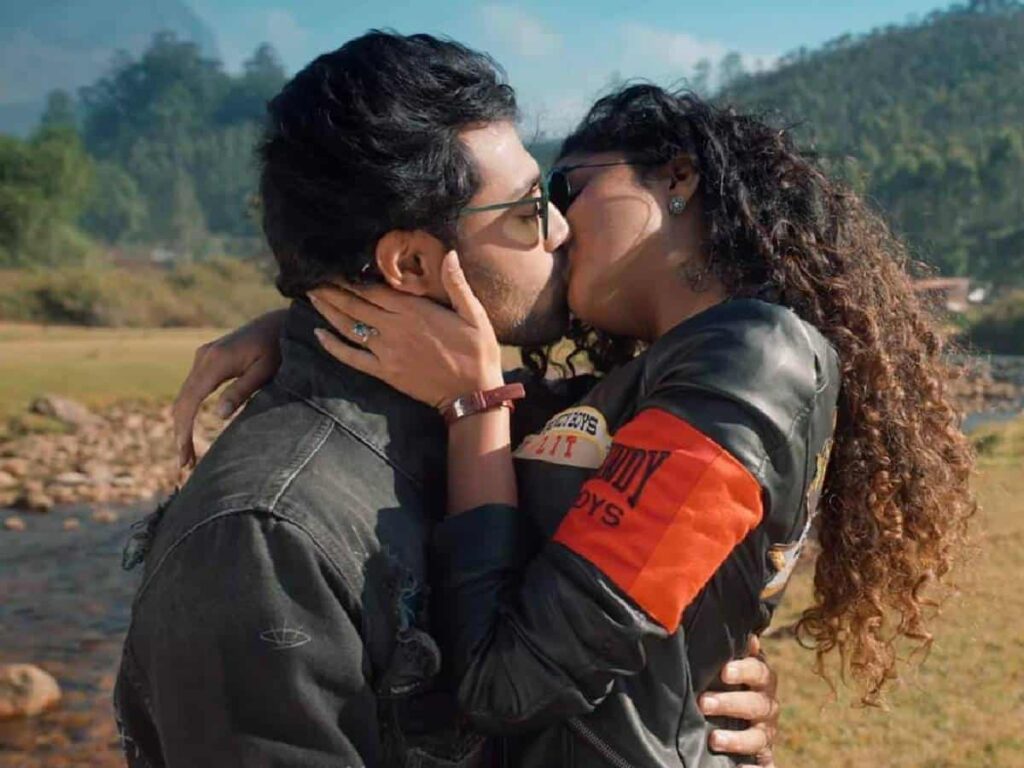 Anupama Parameswaran Sex Xxx - Anupama Parameswaran Hot Liplock in Rowdy Boys Goes Viral [Photos] -  Newsbuzzer India